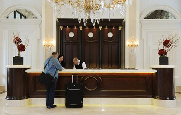 Concierge Service at Beverly Hills Plaza Hotel & Spa
