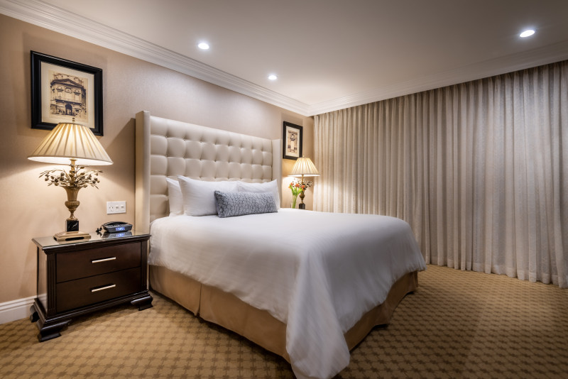 Accessible One Bedroom Luxury Suite King