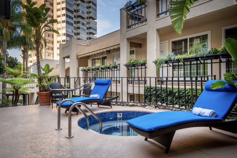 Beverly Hills Plaza Hotel & Spa - Outdoor Spa